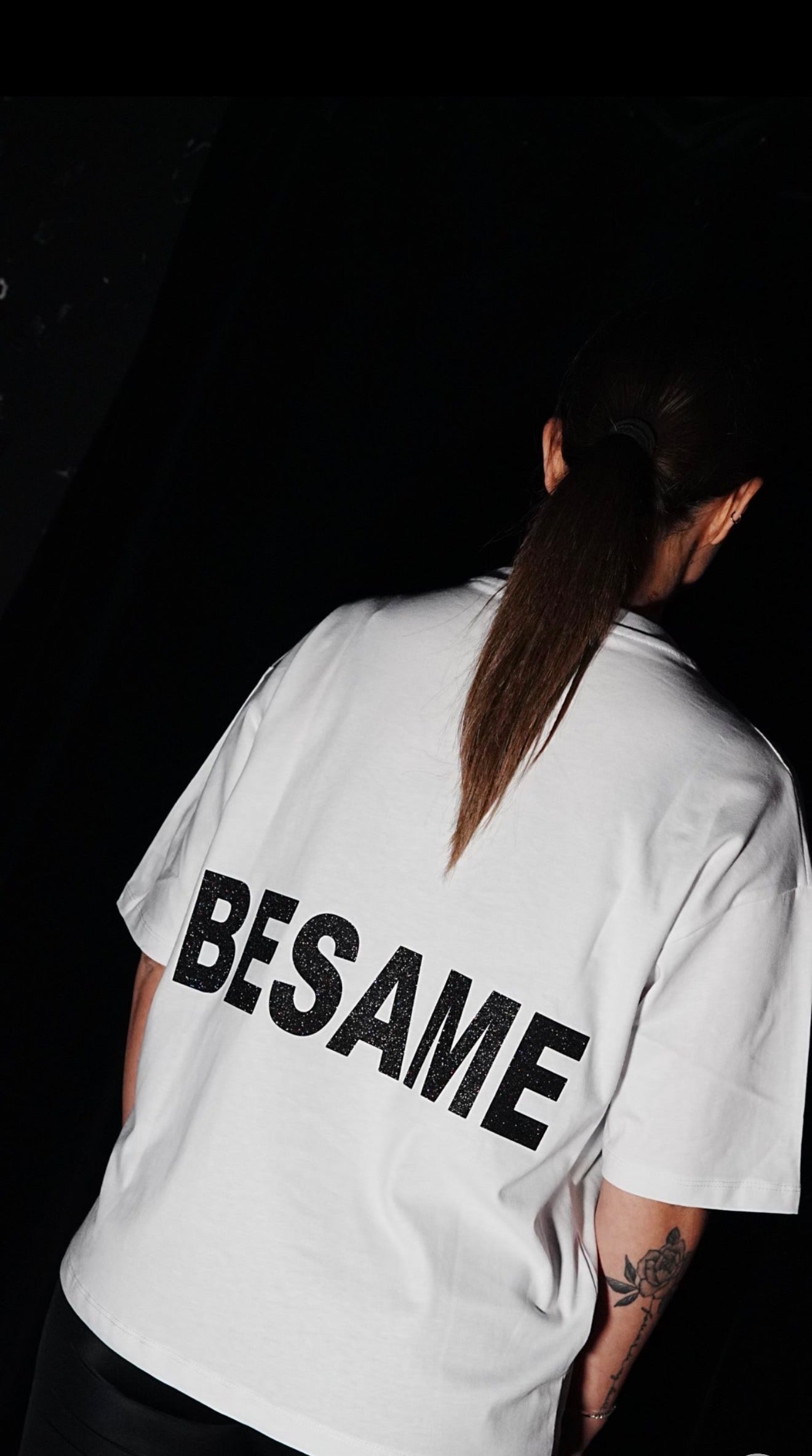 T-SHIRT “BESAME”