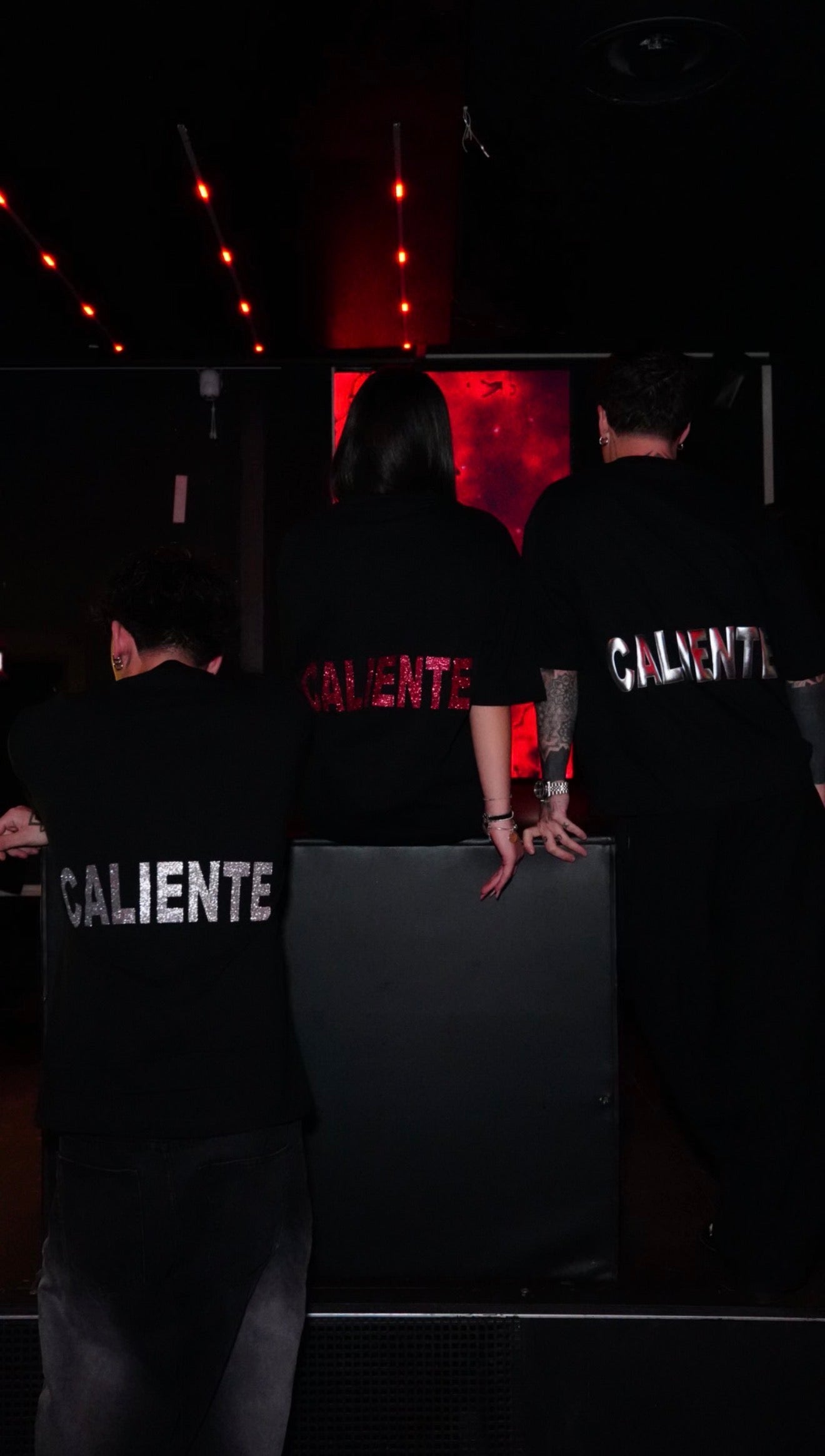 T-SHIRT “ CALIENTE”
