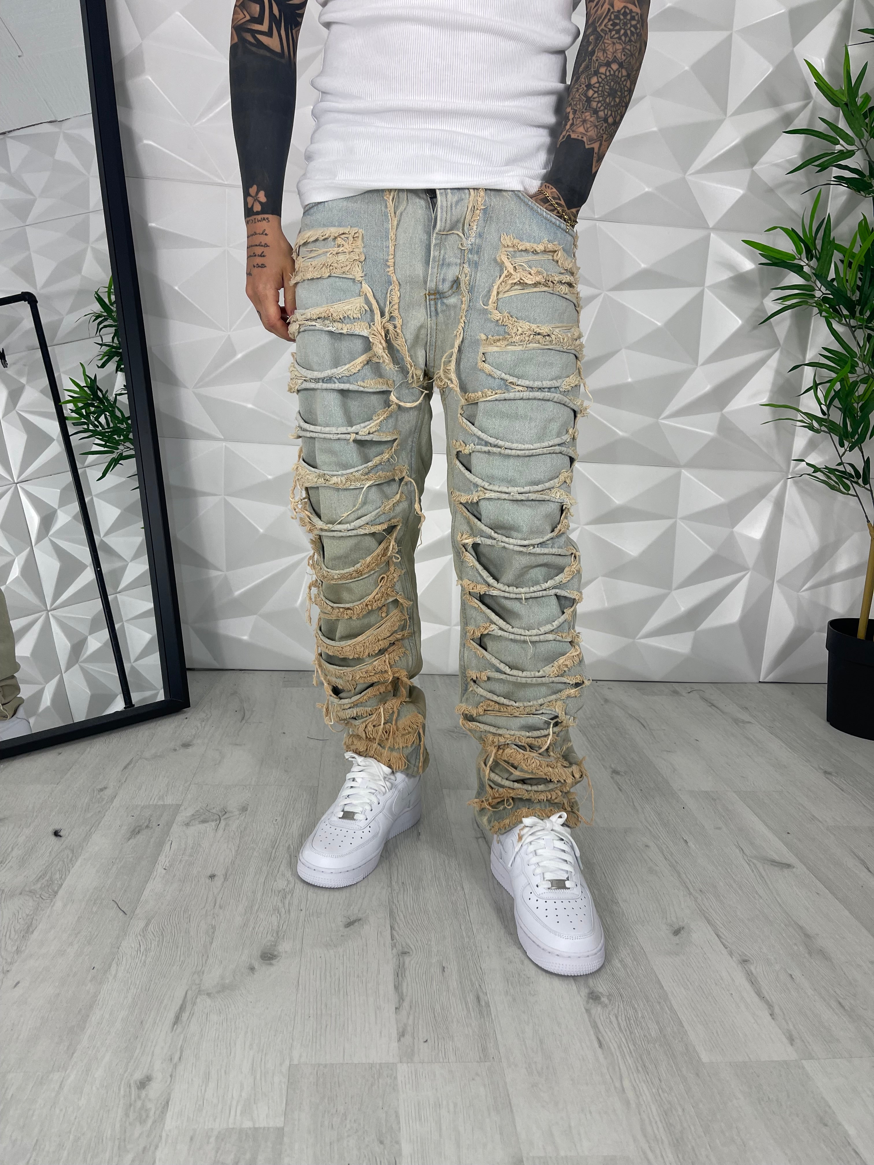JEANS DESTROYED