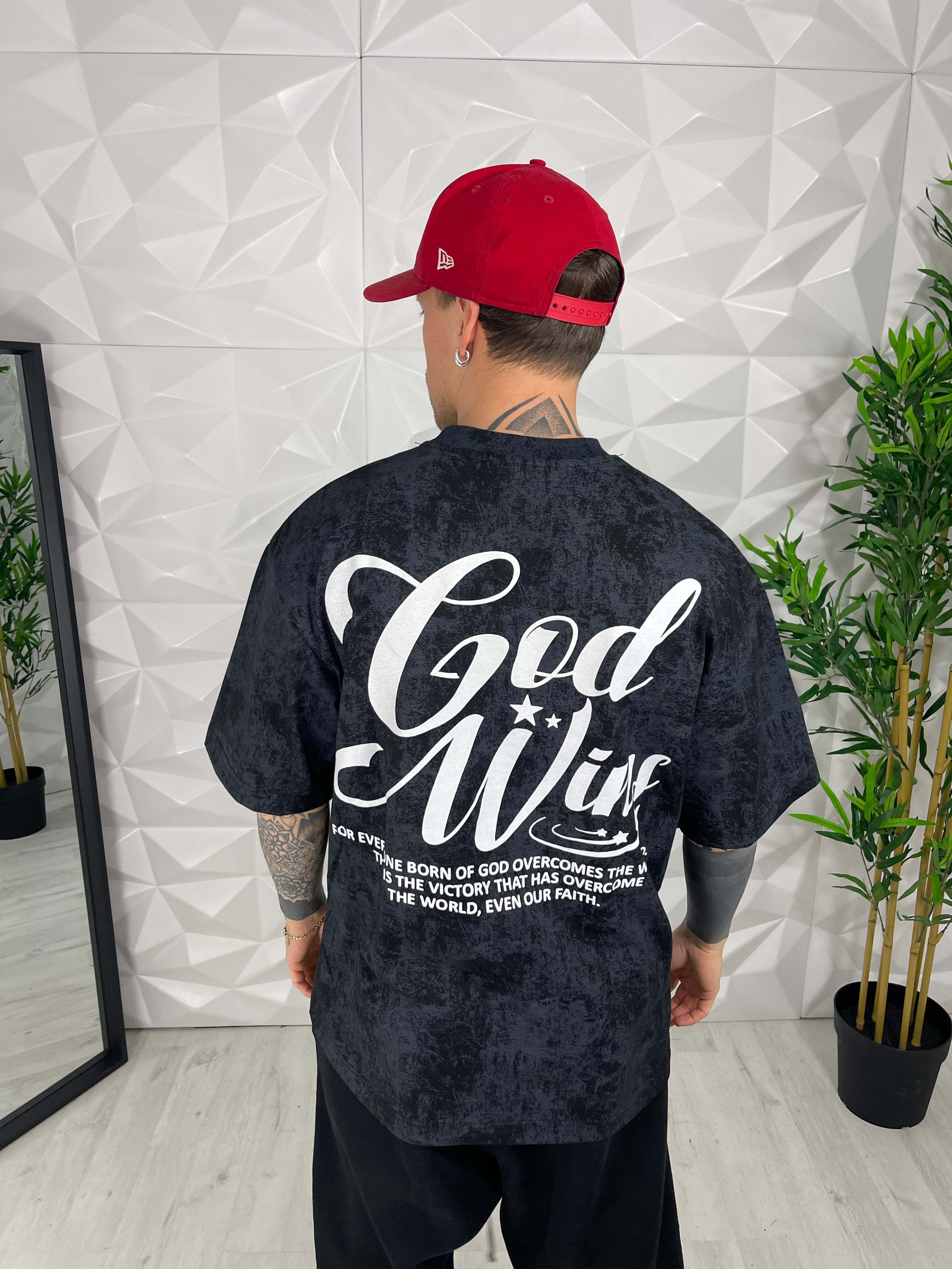 T-SHIRT GOD WINS