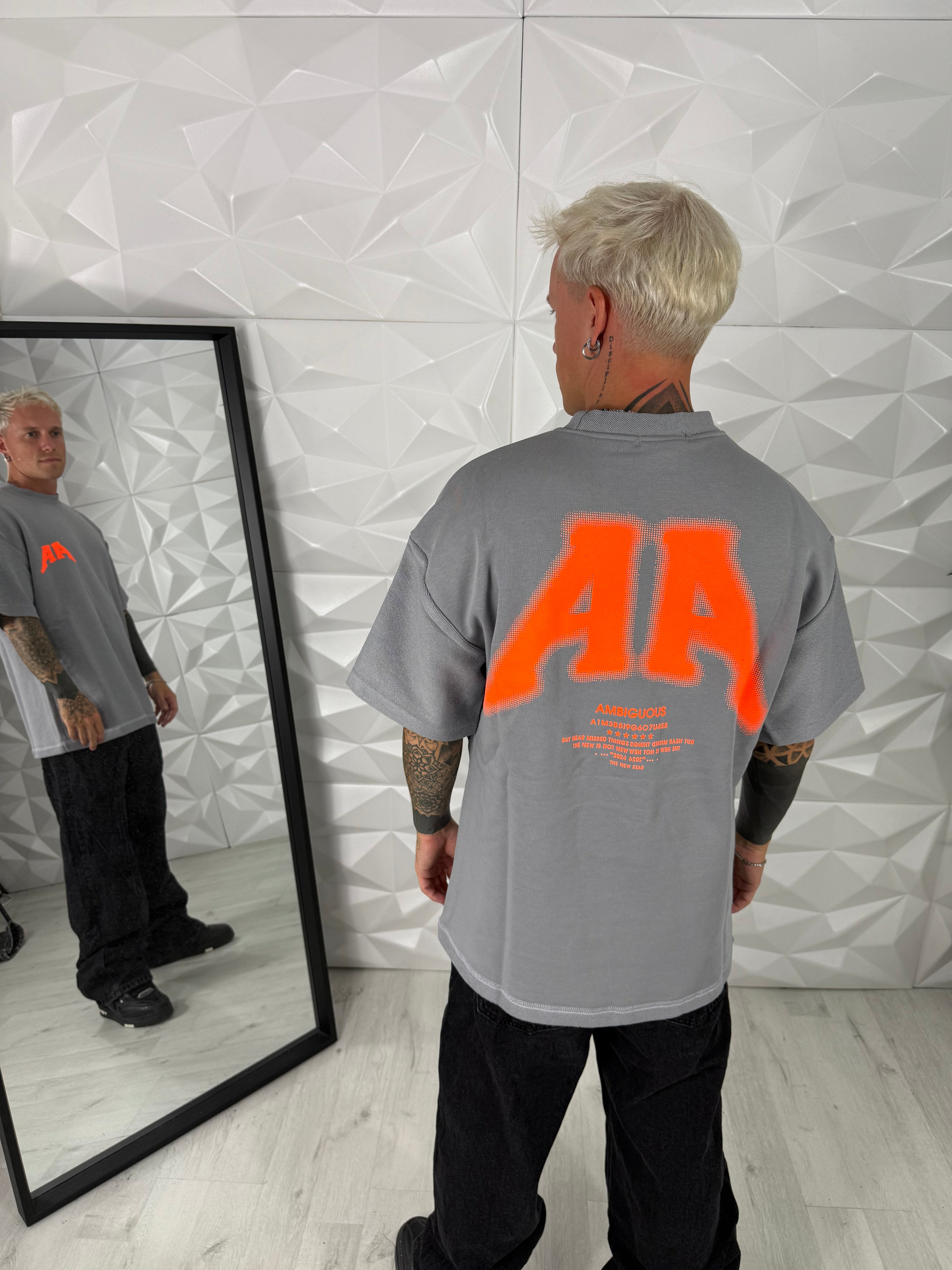 T-SHIRT “AMBIGUOS” GRIGIA