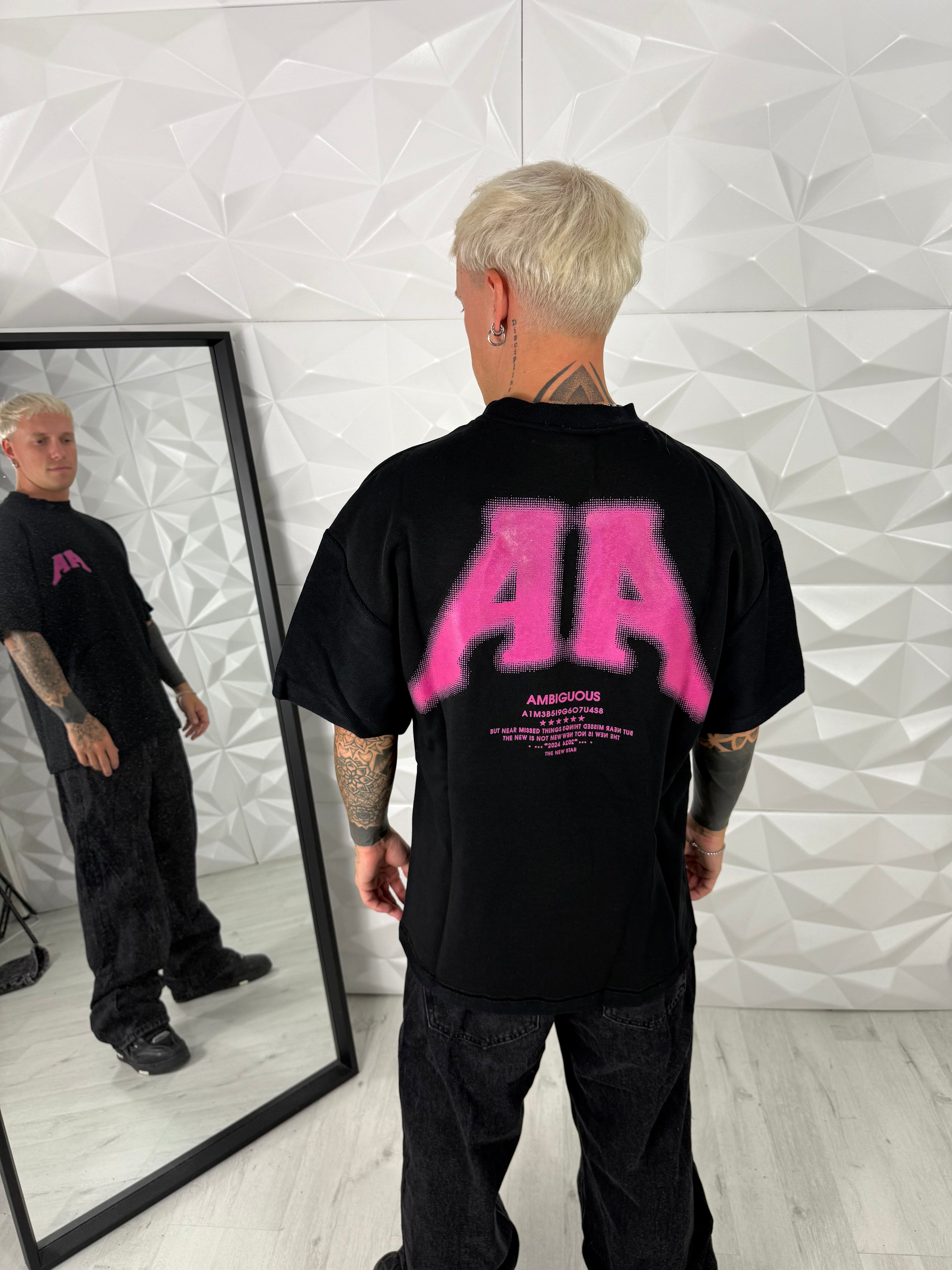 T-SHIRT “AMBIGUOS” NERA