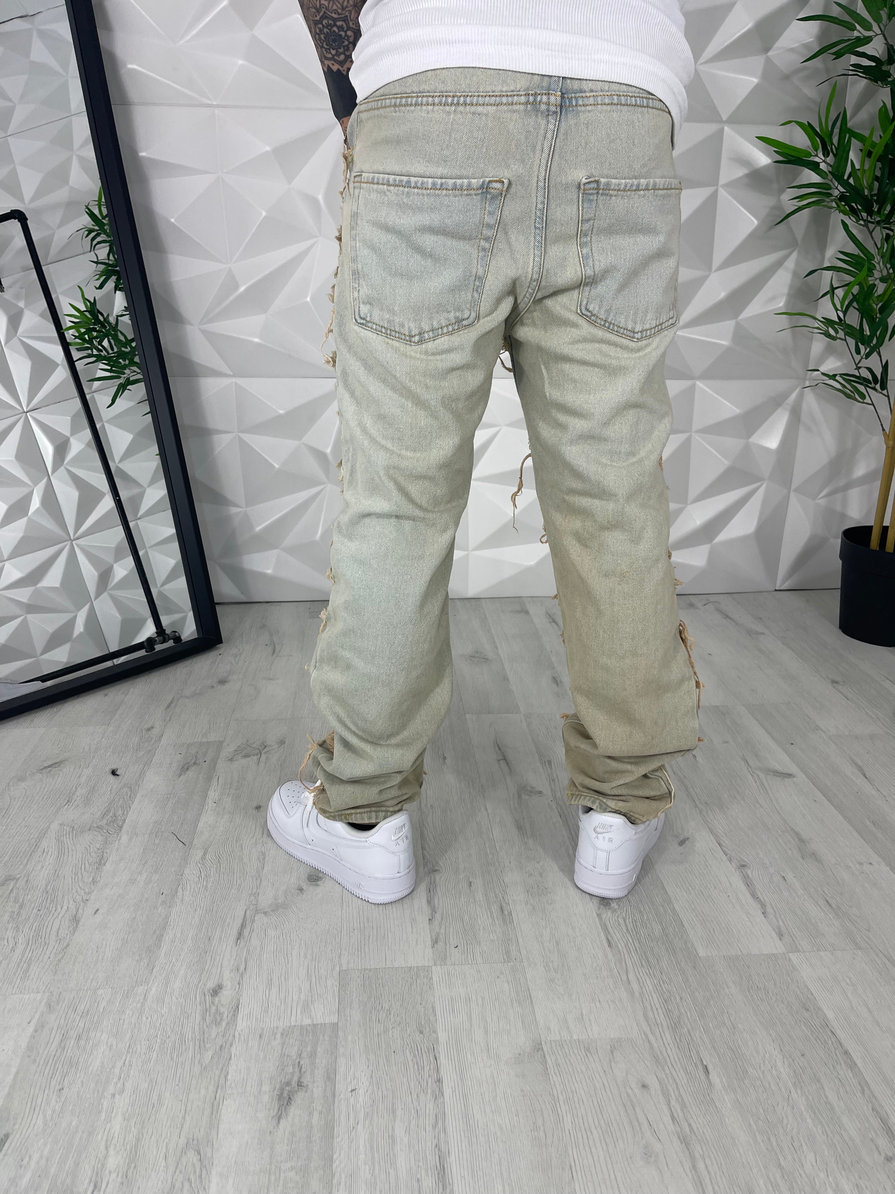 JEANS DESTROYED
