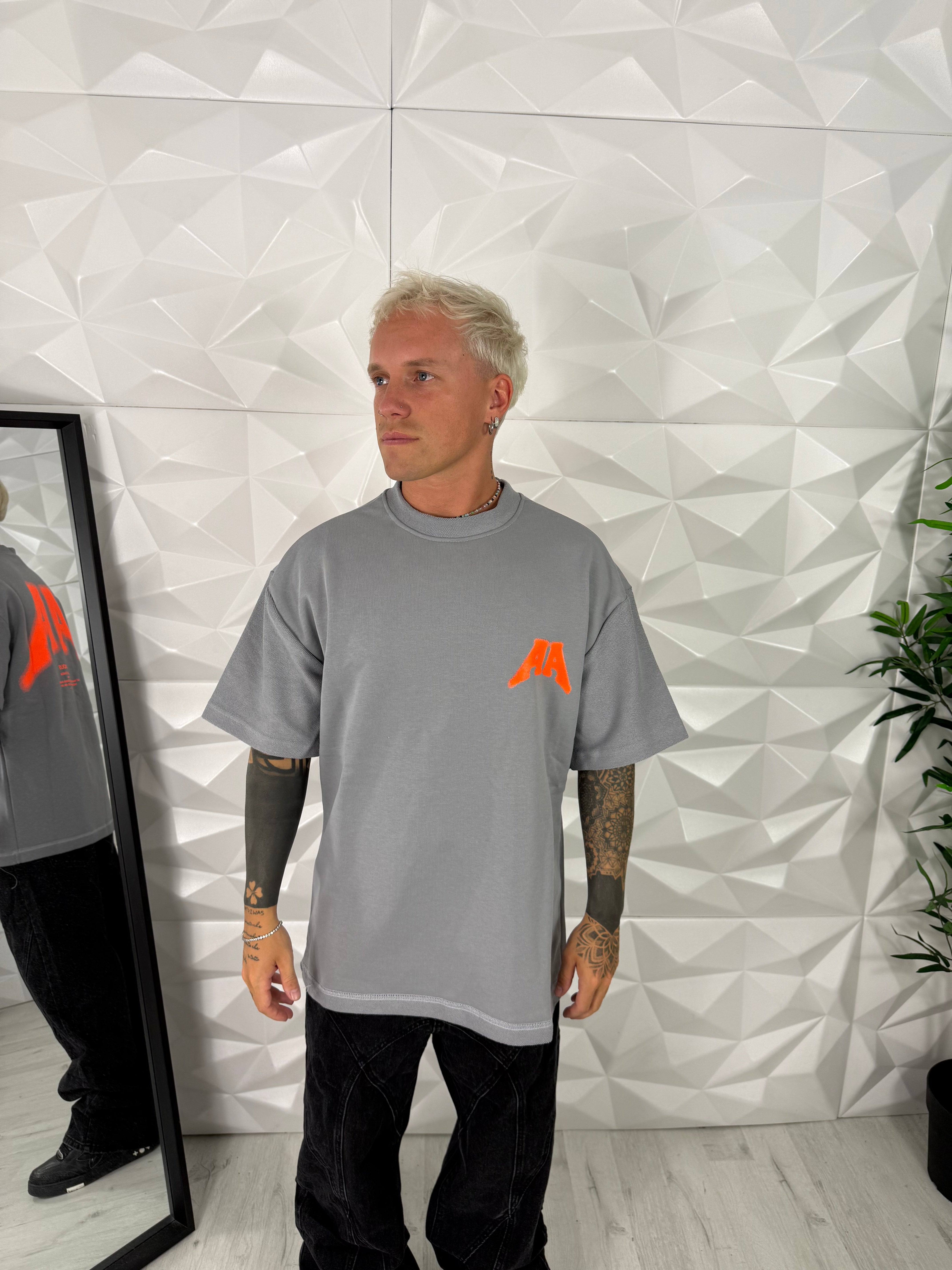 T-SHIRT “AMBIGUOS” GRIGIA